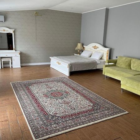 Club City House Klumba Apartamento Odessa Exterior foto