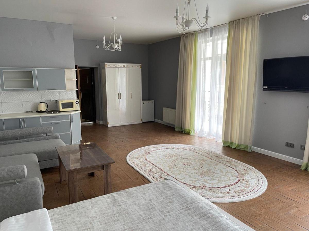 Club City House Klumba Apartamento Odessa Exterior foto