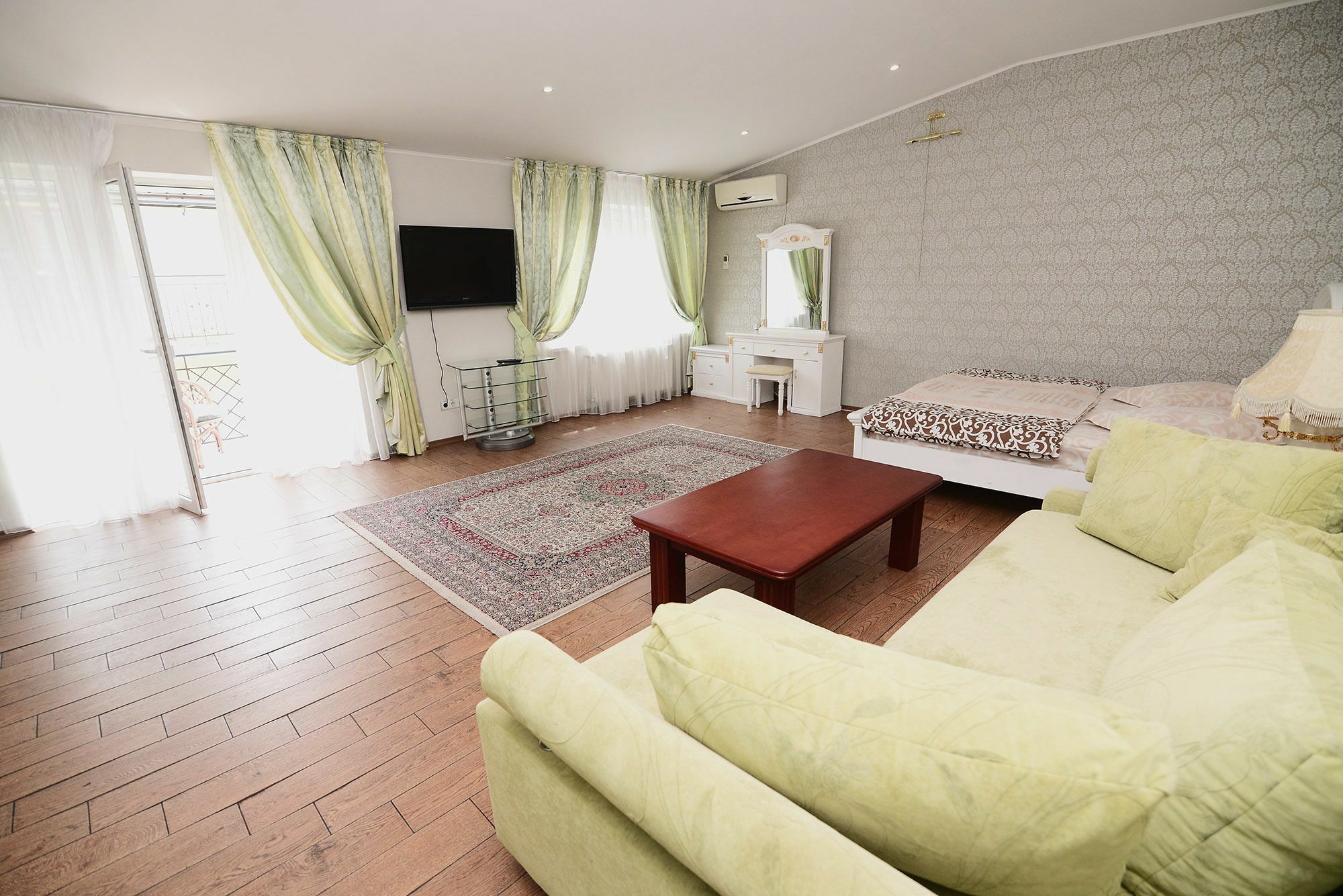 Club City House Klumba Apartamento Odessa Exterior foto